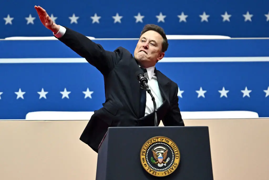 Elon Musk saludo nazi